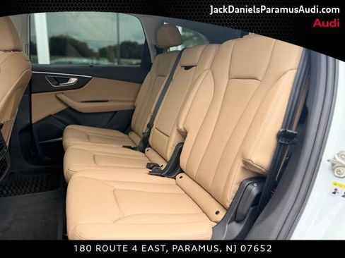 Used 2022 Audi Q7 2.0T Premium Plus w/ Premium Plus Package AWD/4WD image 12