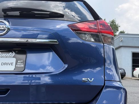 Used 2019 Nissan Rogue SV FWD image 10