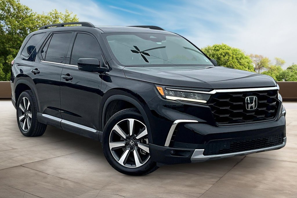 Used 2023 Honda Pilot Touring image 11