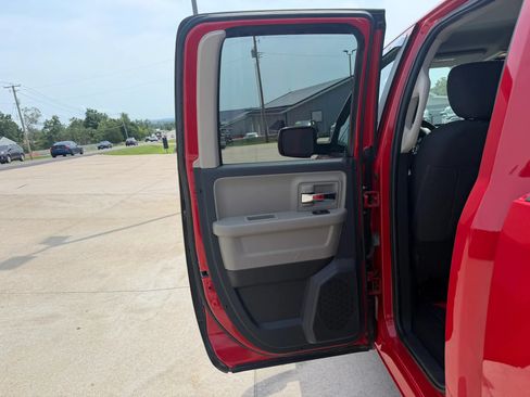 Used 2012 RAM 1500 Classic SLT AWD/4WD image 35