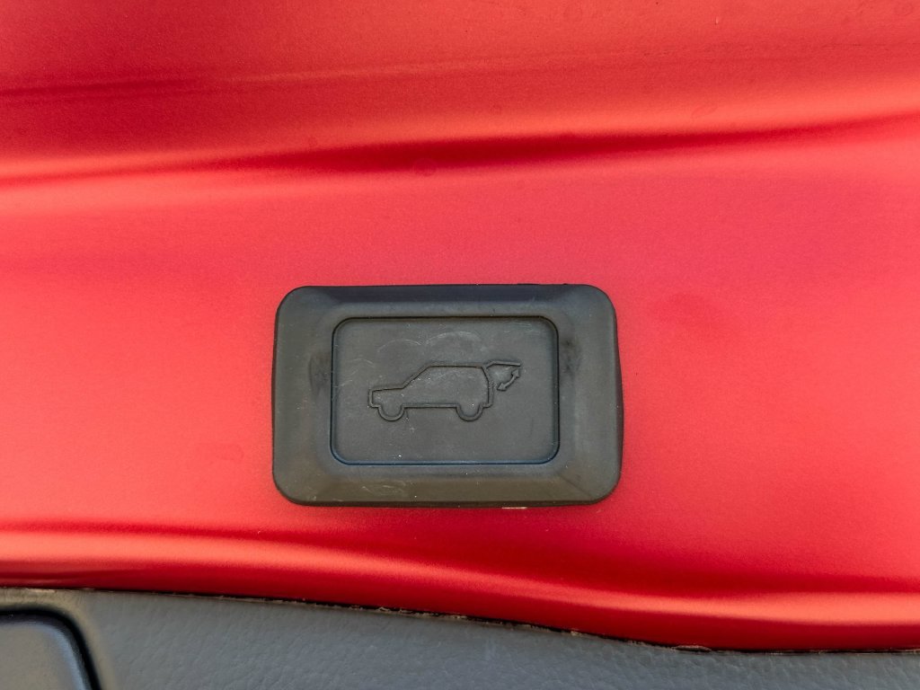 Used 2023 Toyota RAV4 XLE w/ Convenience Package FWD image 21
