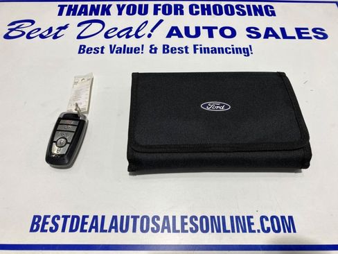 Used 2017 Ford Edge Titanium w/ Equipment Group 301A AWD/4WD image 30