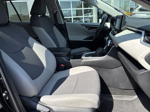 Used 2022 Toyota RAV4 XLE AWD/4WD image 24