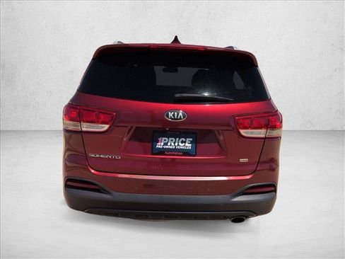 Used 2016 Kia Sorento FWD w/ LX Convenience Package image 6
