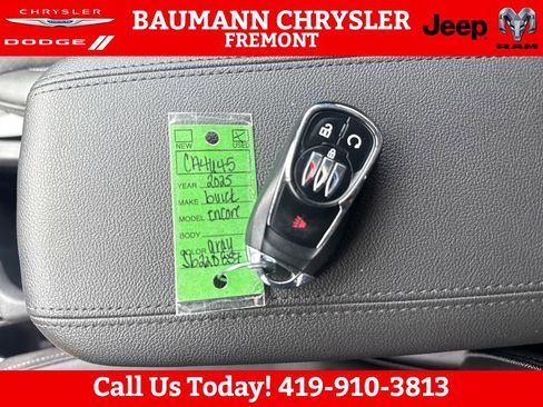 Used 2025 Buick Encore GX Preferred FWD image 28