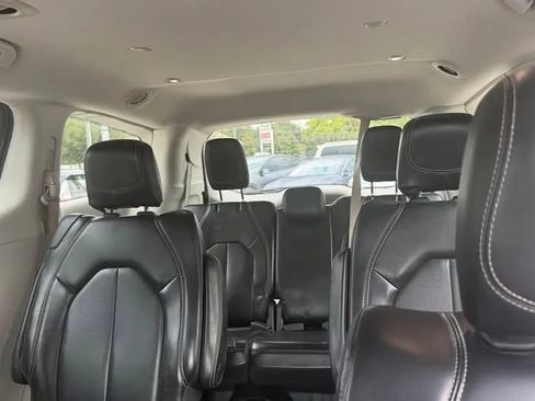 Used 2020 Chrysler Voyager Lxi FWD image 15