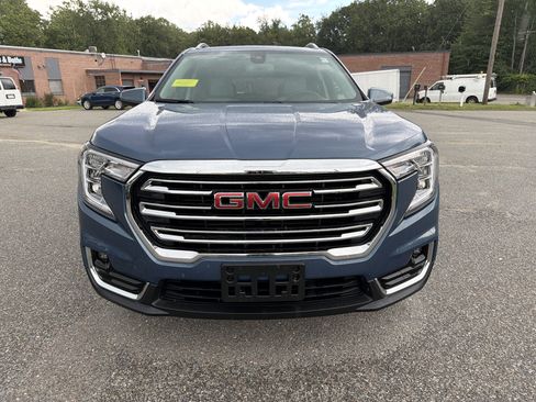 Used 2024 GMC Terrain SLT AWD/4WD image 8