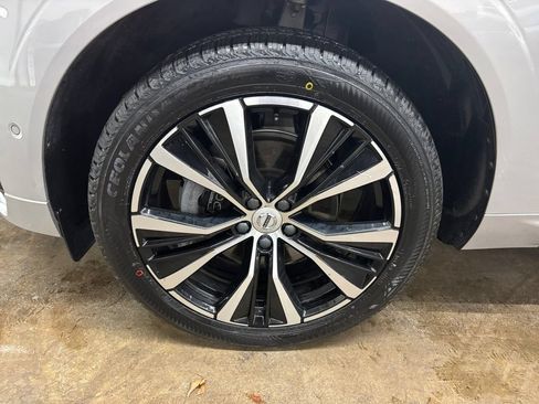Certified 2023 Volvo XC60 B5 Plus w/ Protection Package Premier AWD/4WD image 35