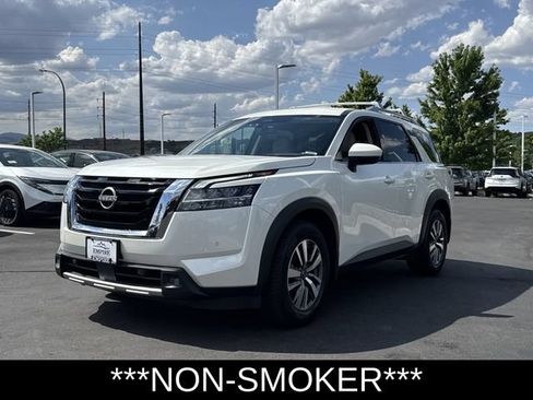 Used 2022 Nissan Pathfinder SL AWD/4WD image 7