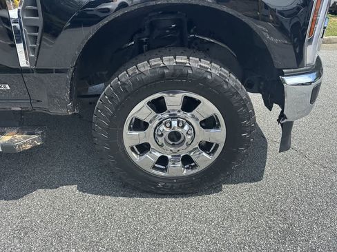 Used 2024 Ford F350 Lariat w/ Chrome Package image 21