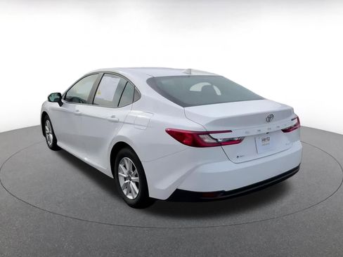 Used 2025 Toyota Camry LE image 11