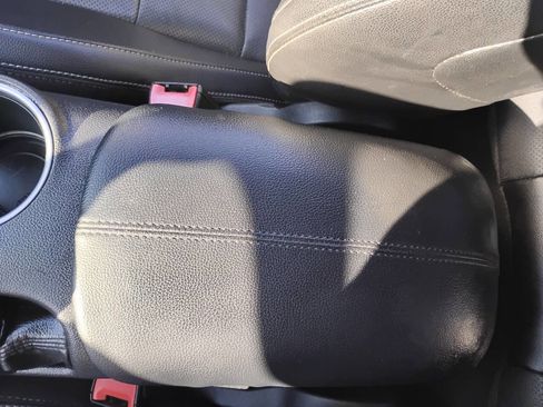 Used 2020 Ford Mustang Premium image 21