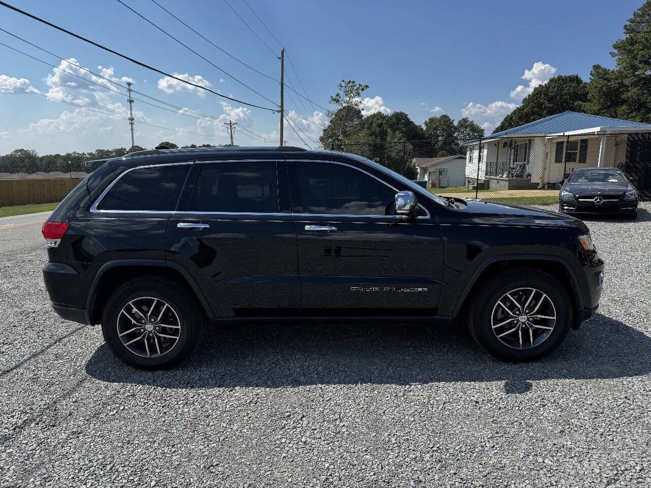 Used 2018 Jeep Grand Cherokee Limited AWD/4WD image 6