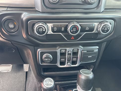 Used 2020 Jeep Gladiator Sport w/ Quick Order Package 24S image 32