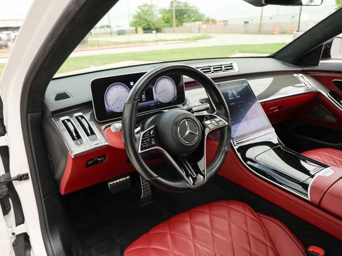 Used 2022 Mercedes-Benz S 580 4MATIC Sedan w/ AMG Line Package image 8