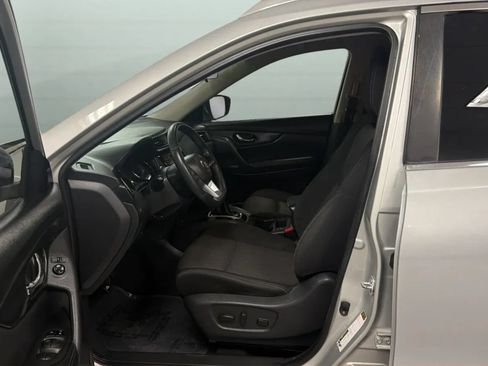 Used 2017 Nissan Rogue SV FWD image 21