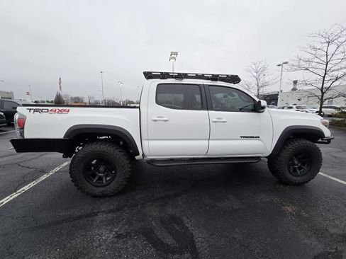 Used 2020 Toyota Tacoma TRD Off-Road image 8
