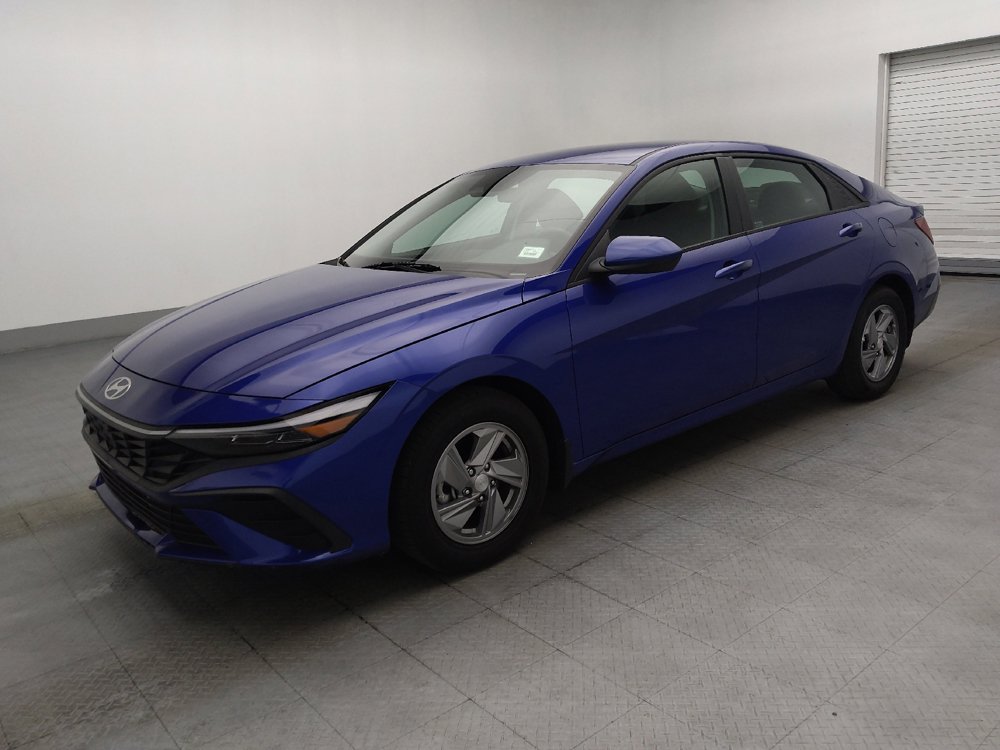 Used 2025 Hyundai Elantra SE FWD image 2