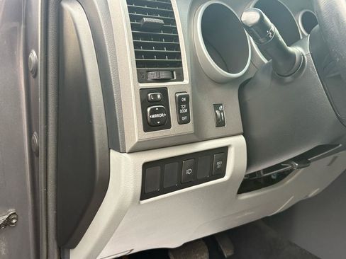 Used 2013 Toyota Sequoia SR5 w/ Premium Pkg AWD/4WD image 18