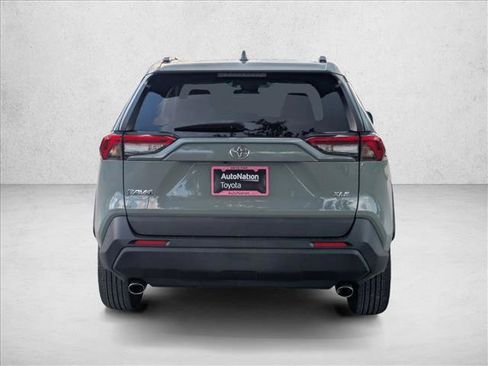 Used 2021 Toyota RAV4 XLE FWD image 6