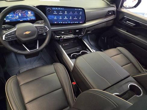 Used 2025 Chevrolet Tahoe Premier w/ Sun And Tow Package RWD image 15