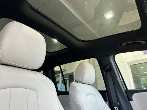 New 2025 Mercedes-Benz GLB 250 image 17