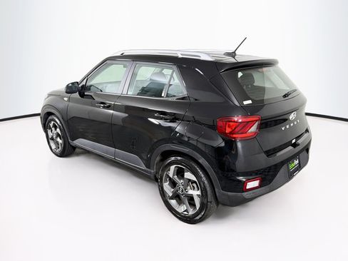 Used 2025 Hyundai Venue SEL FWD image 5