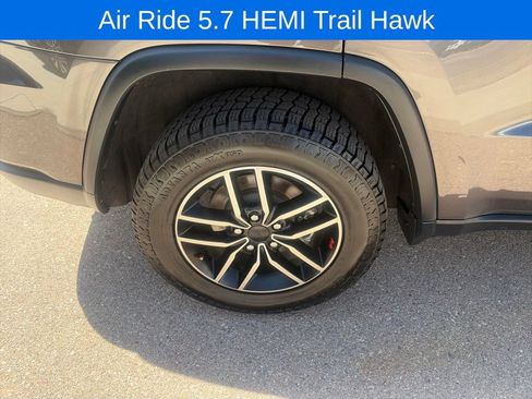 Used 2021 Jeep Grand Cherokee Trailhawk w/ Premium Lighting Group AWD/4WD image 58