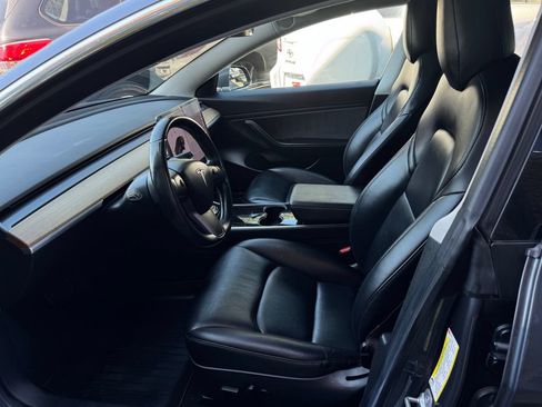 Used 2018 Tesla Model 3 RWD image 9