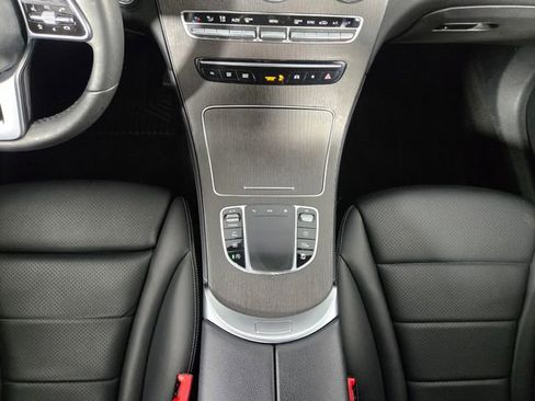 Used 2021 Mercedes-Benz GLC 300 4MATIC image 25
