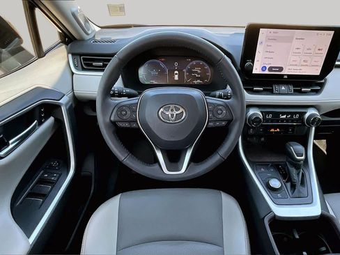 Used 2023 Toyota RAV4 Limited AWD/4WD image 6