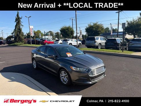 Used 2016 Ford Fusion SE FWD image 1