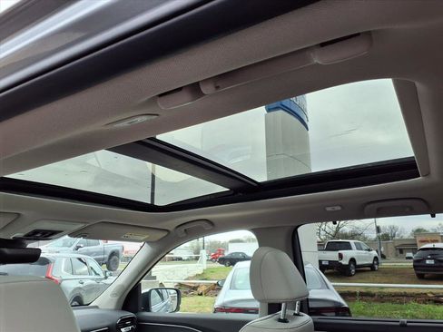 New 2026 Honda Pilot Touring image 19