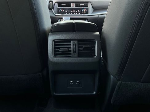 Used 2025 Nissan Rogue SV image 13