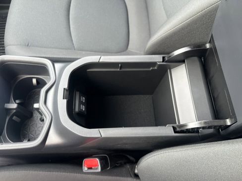 Certified 2025 Toyota RAV4 LE image 28