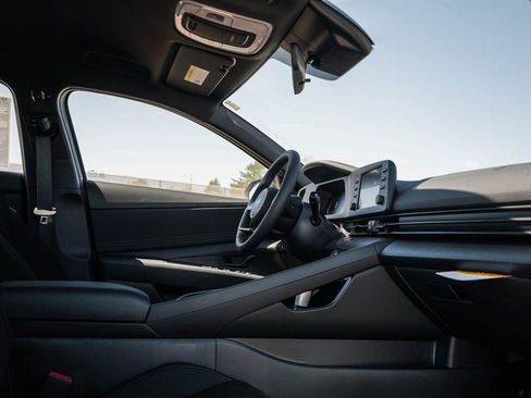 New 2026 Hyundai Elantra Sport FWD image 9