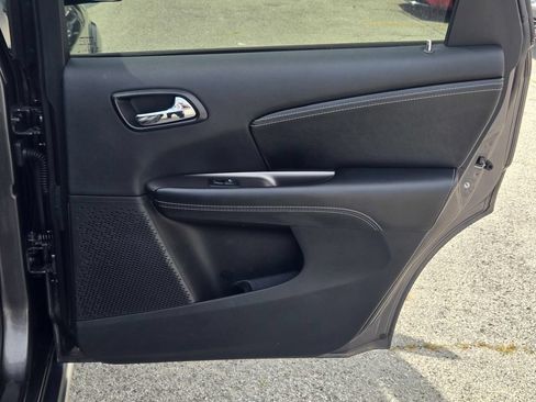 Used 2018 Dodge Journey Crossroad FWD image 13