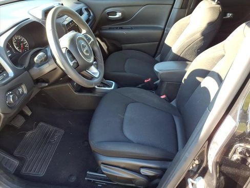 Used 2023 Jeep Renegade Latitude AWD/4WD image 11