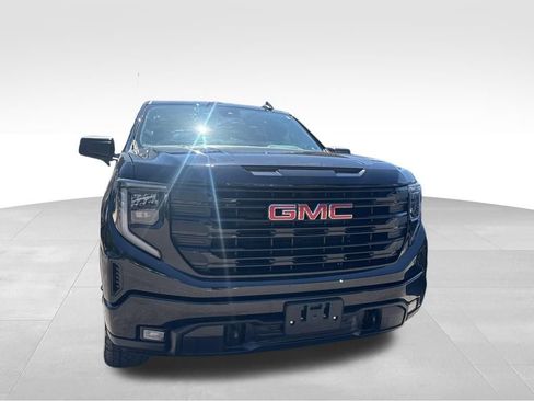Used 2022 GMC Sierra 1500 Elevation w/ X31 Off-Road Package AWD/4WD image 5