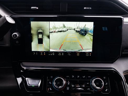 Used 2024 GMC Sierra 2500 AT4 w/ Technology Package image 15