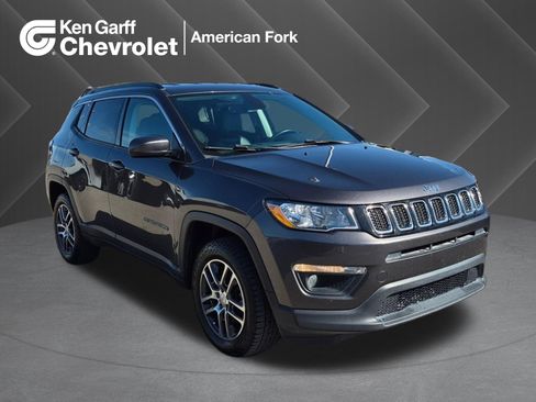 Used 2018 Jeep Compass Latitude w/ Popular Equipment Group AWD/4WD image 1