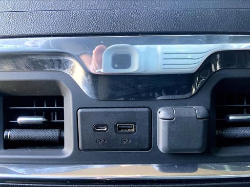 Used 2020 GMC Sierra 1500 Elevation w/ Elevation Value Package image 33