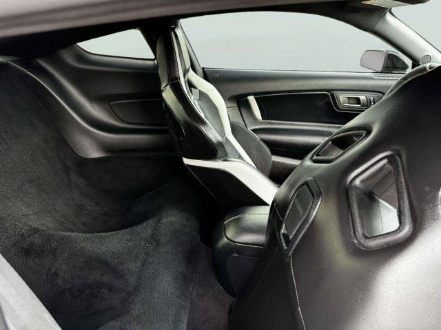 Used 2021 Ford Mustang Shelby GT500 w/ Carbon Fiber Track Pack RWD image 46