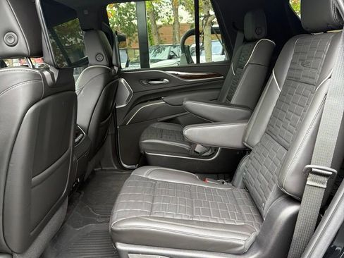 Used 2022 Cadillac Escalade Sport Platinum w/ LPO, ONYX Package AWD/4WD image 7
