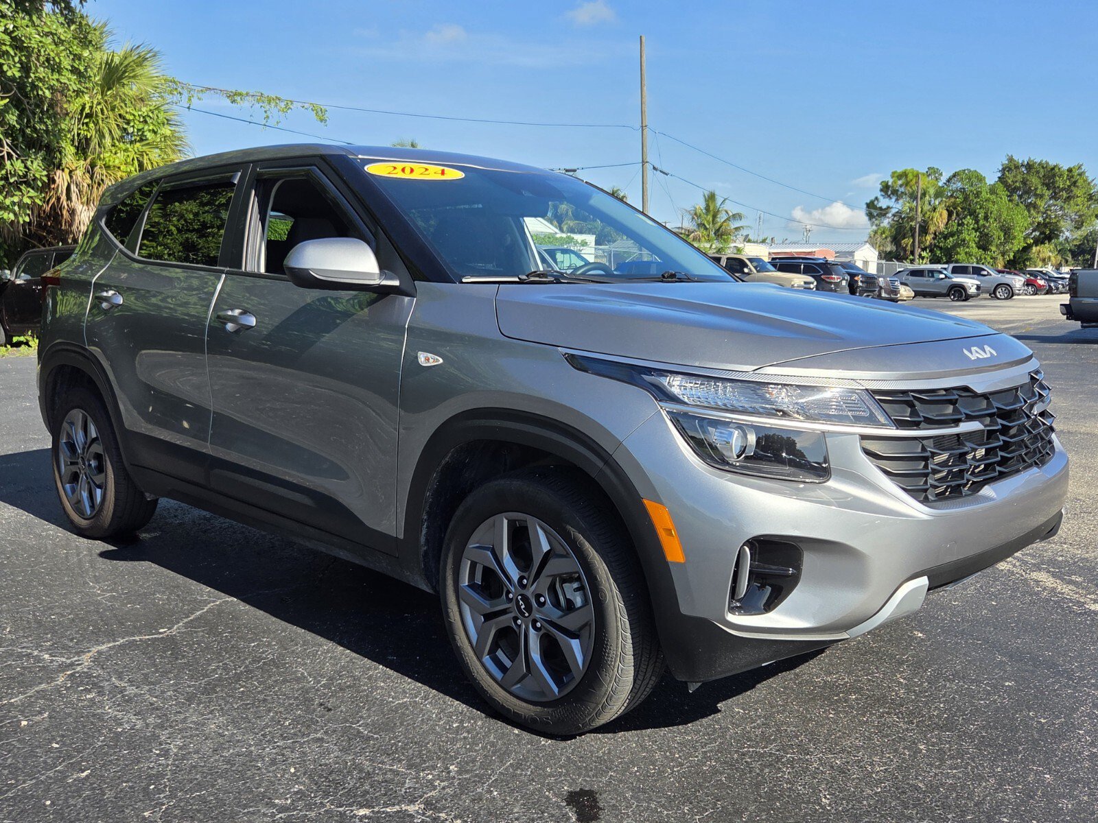 Used 2024 Kia Seltos LX AWD/4WD image 7