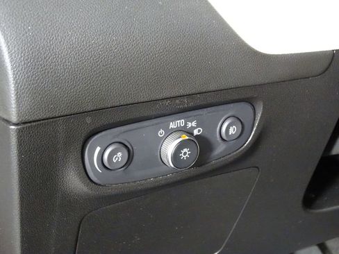 Used 2020 Buick Encore GX Select image 13