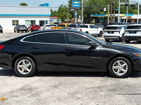 Used 2018 Chevrolet Malibu LS w/ LPO, Convenience Package 2 FWD image 4