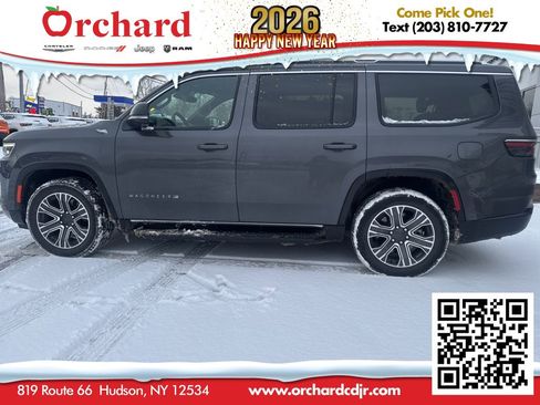 Used 2024 Jeep Wagoneer Series II image 6