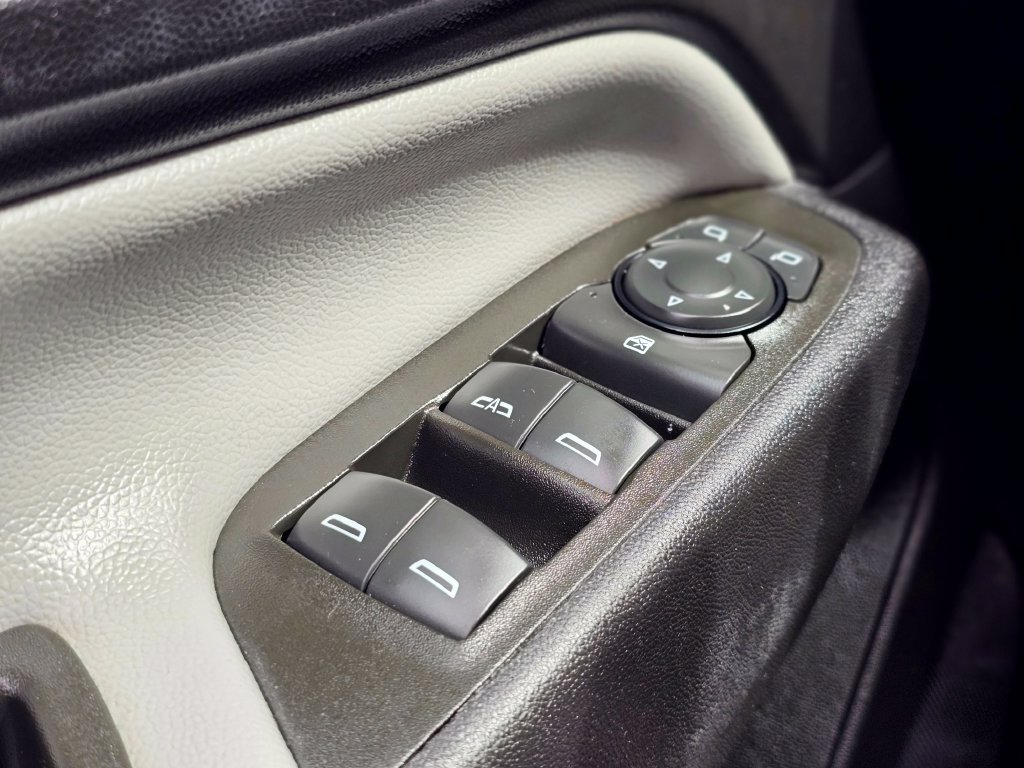 Used 2024 Chevrolet Equinox LS FWD image 29