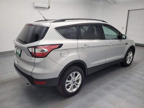 Used 2017 Ford Escape SE w/ Equipment Group 201A FWD image 10